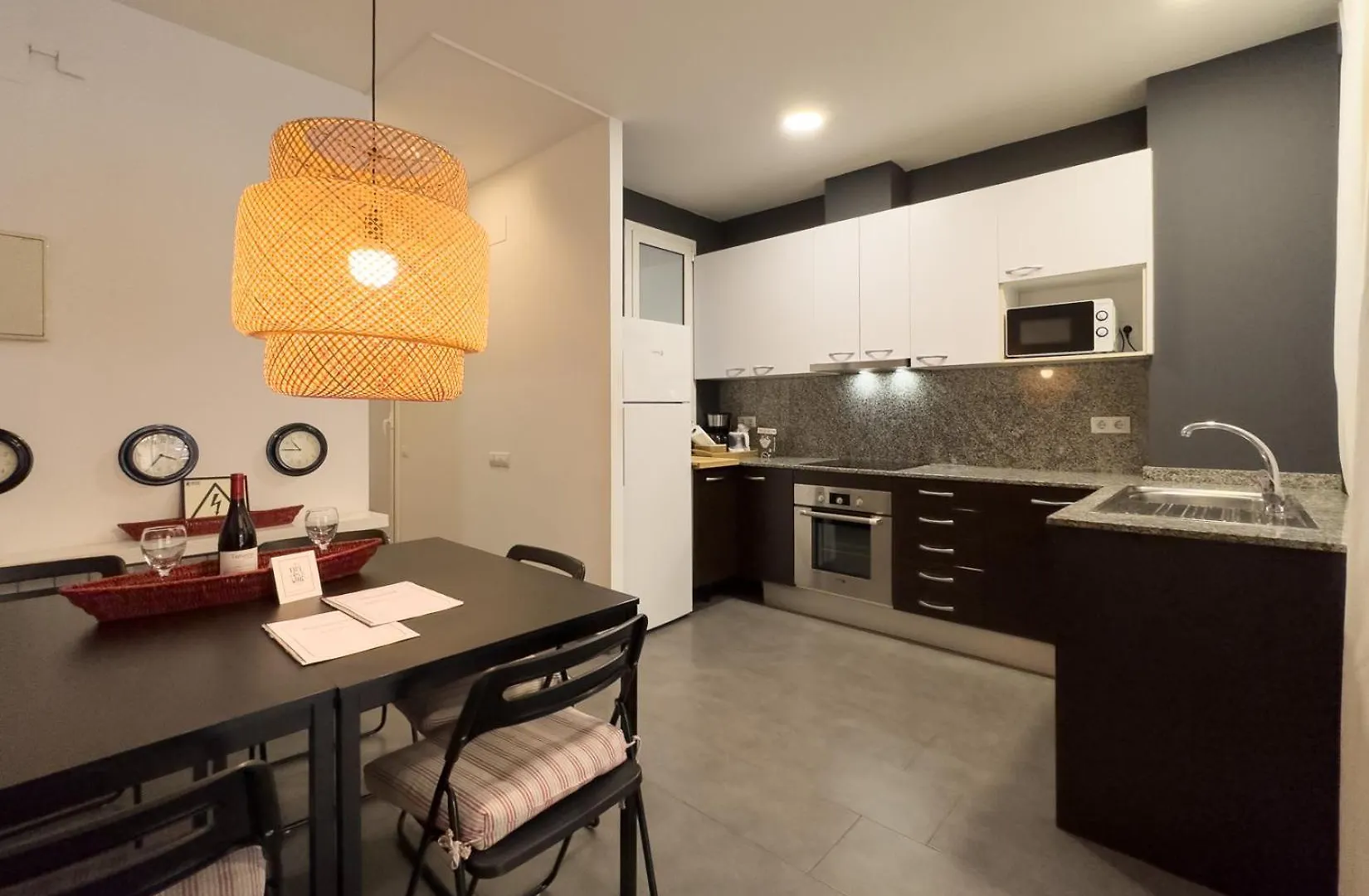 Ainb Barcelona Sants Apartments 0*,  إسبانيا