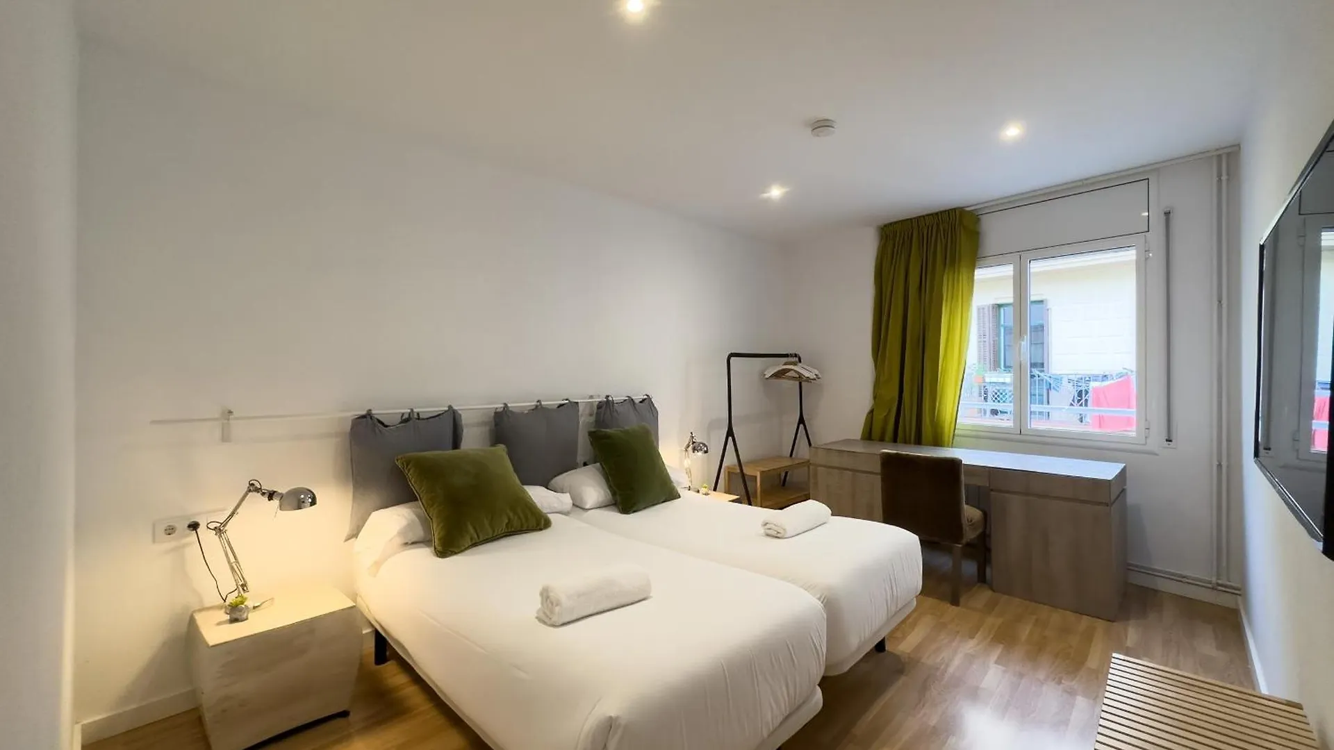 Ainb Barcelona Sants Apartments 0*,