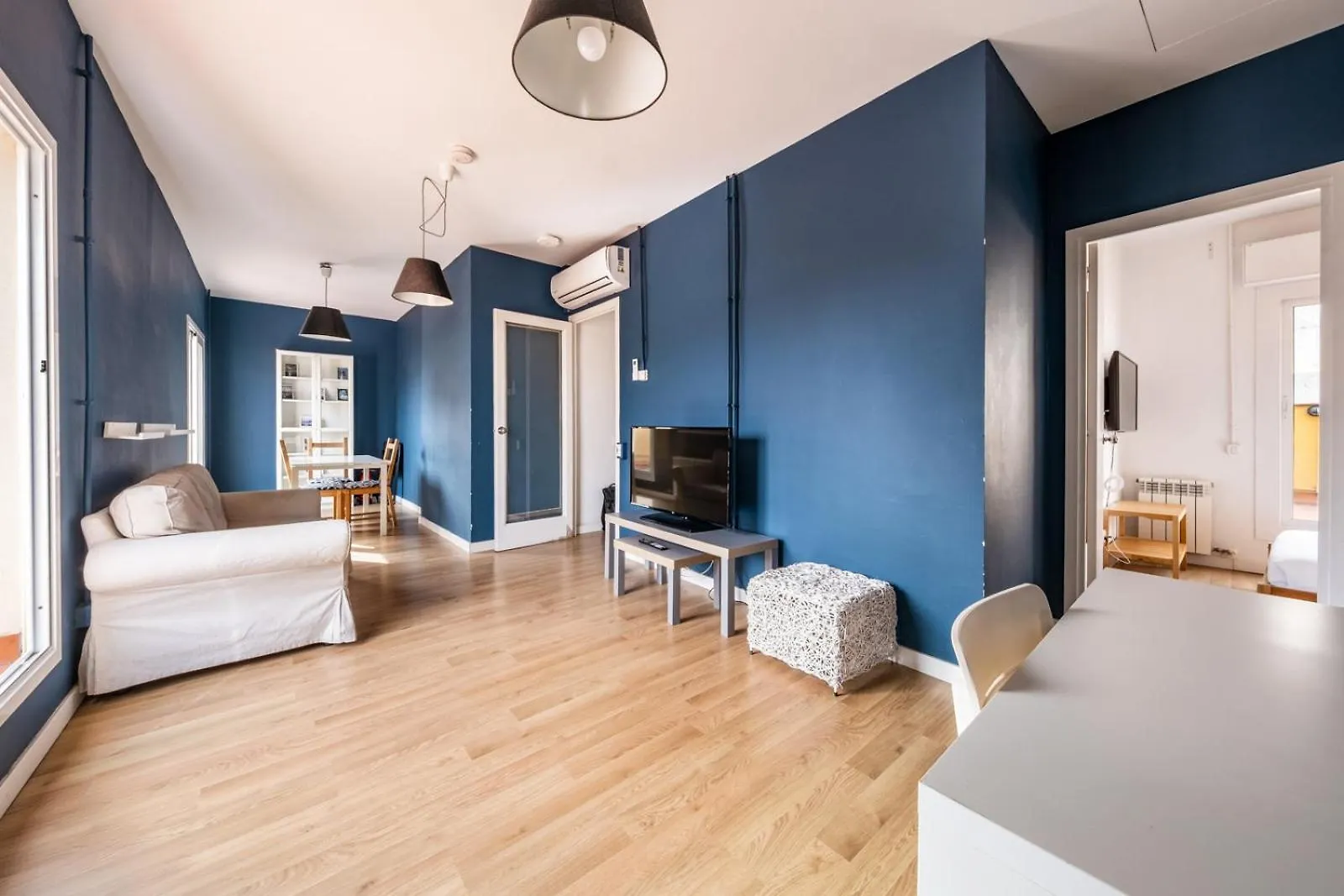 Ainb Barcelona Sants Apartments إسبانيا