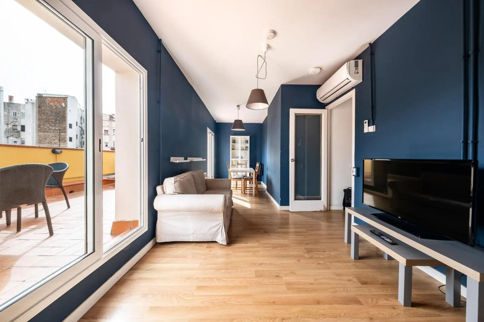 Ainb Barcelona Sants Apartments