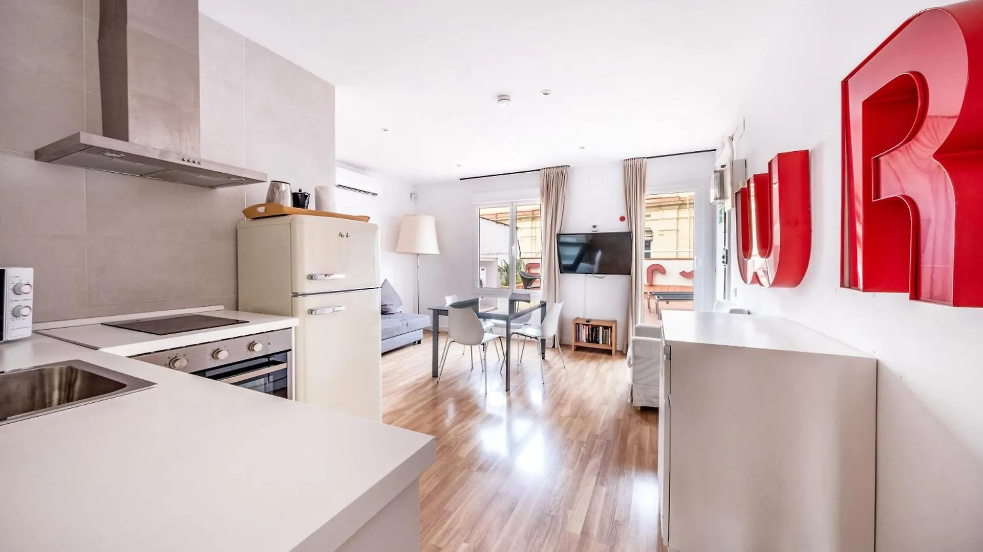 Ainb Barcelona Sants Apartments