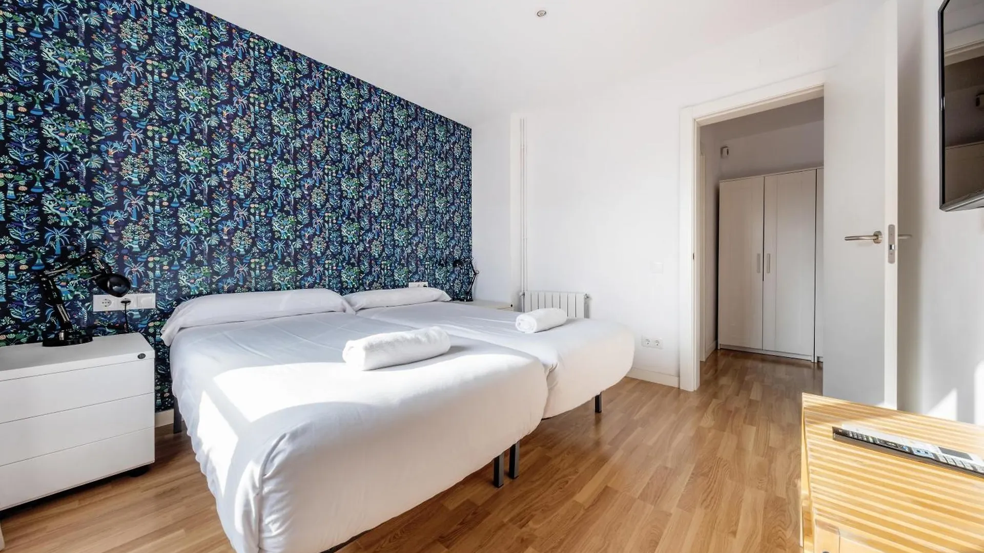 Ainb Barcelona Sants Apartments
